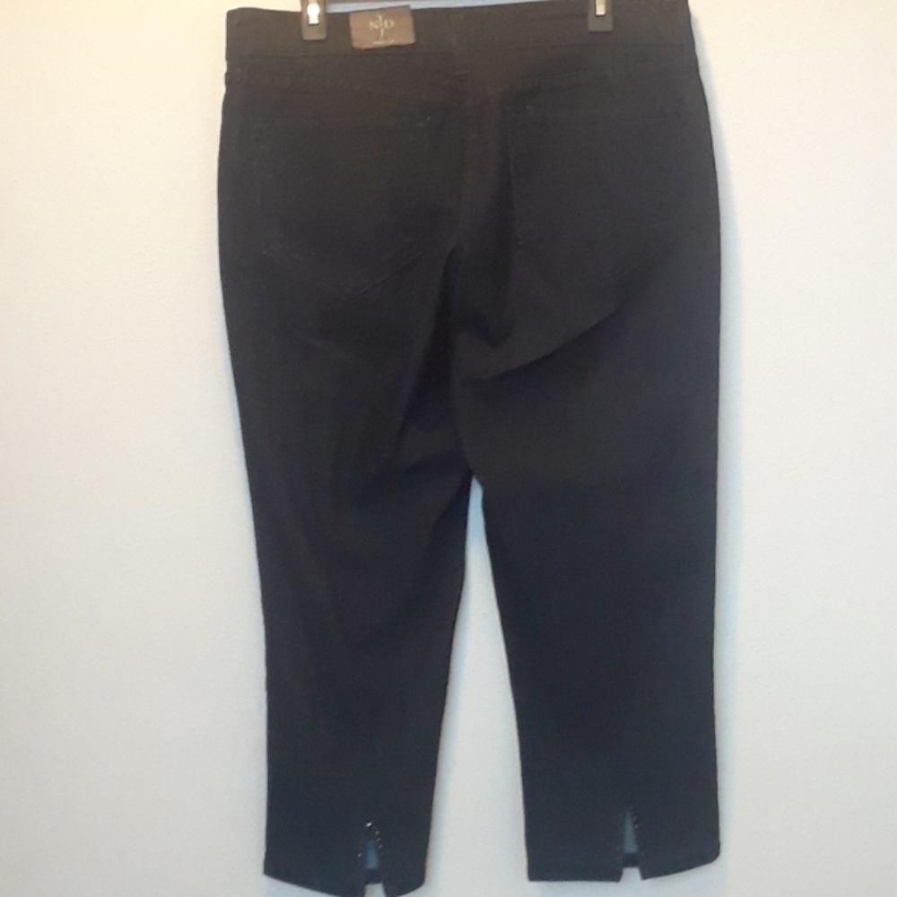 Capris - Picture 2 of 2